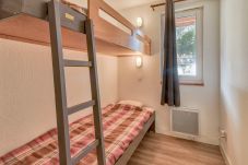 Apartment in Genos - hoomy10595