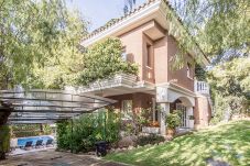 Villa en Salou - TH103- Villa Espaciosa con Piscina Privada y Jardí